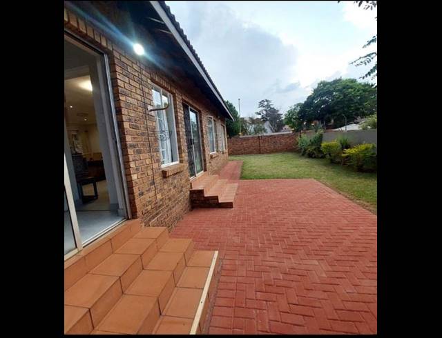 3 BEDROOM TOWNHOUSE FOR SALE IN ELDORAIGNE
